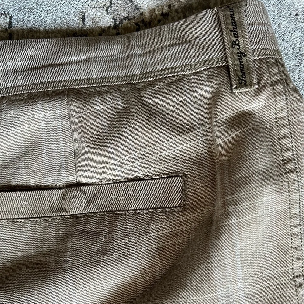 Tommy Bahama Chino Shorts Mens 40‎ Brown Plaid Cotton & Silk Blend Marlin Accent
